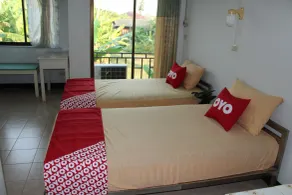 OYO 75420 Howto Hotel - Chambre