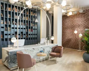 Ecole St. Pierre Hotel - Reception