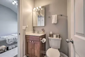 Chicago Condo w/ Balcony: Walk to CTA Stations! - Parte interna