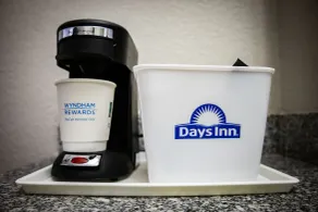 Days Inn by Wyndham Wagoner - Room
