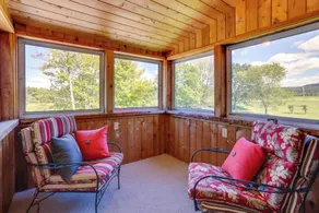 Ride, Ski & Explore: Franklin, Vermont Getaway - Interiör