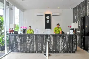 Whiz Hotel Cikini Jakarta - Réception