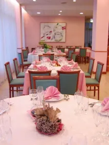 Hotel Executive Meeting & Events - Restaurant
