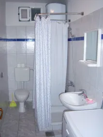 Apartments Tomi - Bad