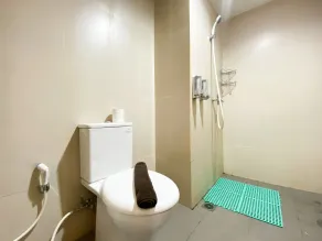 Comfort 1BR at LRT City Jatibening Apartment - Badeværelse