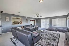 Escondido Hilltop Home w/ Deck & Views! - Interiör