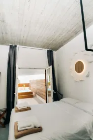 Mesanto Luxury Suites - Vue de la chambre