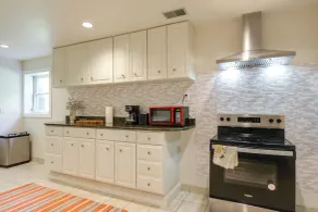 Gateway to DC, Waterfalls & More! Mclean Apartment - Interior