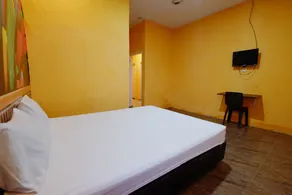 Hotel O Pondok Sahabat Vianty Near SDN Kampung Parang - Habitación