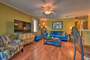 Bright Coastal Condo: Walk to Lido Key Beach! - Interni