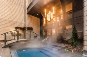 Metcalfe Hotel Montréal by Gray Collection - Pool