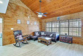 Near Lake Fork: Home w/ Fire Pit in Yantis! - Interiør