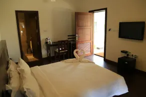 Deshadan Backwater Resort - The best sunrise view - Room