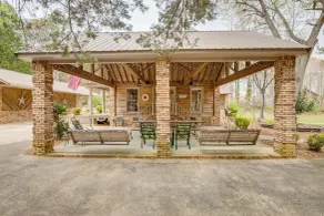 Lakefront Leesburg Home w/ Private Dock & Ramp! - Interiör