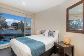 Esplanade Apartments - Zimmer