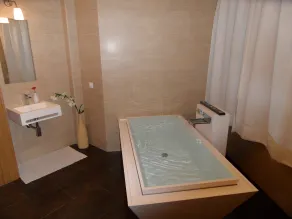 LUJOSA VILLA PISCINA 25 METROS SUIT 60m2 SPA SAUNA - Salle de bain