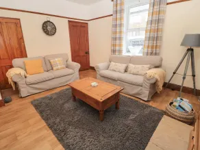 Coras House - Interior