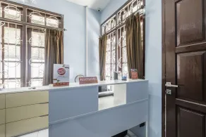 Super OYO 1568 Stasiun Ka Cirebon Guest House - Indgang