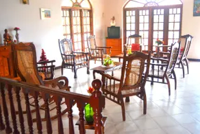 Chaya Villa Guest House - Lobby sitting area