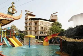 Kailash Parbat - Pool