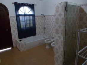 Castillo Romano - Bathroom
