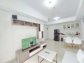 Good Place And Homey 2Br At Podomoro City Deli Medan Apartment - Værelse