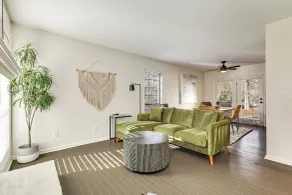 7 Mi to Beach! Family Wilmington Gem w/ Yard - Innvendig