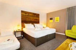 Cedar Court Bradford Hotel - Room