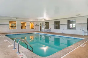 Country Inn & Suites by Radisson, Rossford - Toledo South - Piscine