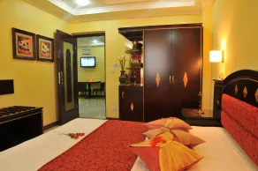 Urban Rose Hotel & Apartments - Room