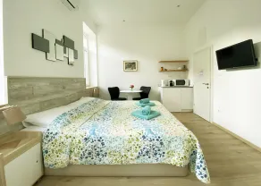 En-suite Rose on Rokova Street - Rum