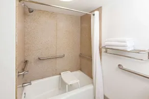 Super 8 by Wyndham Plainview - Salle de bain