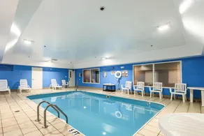 Comfort Inn & Suites Dayton Northwest - Englewood - Piscine
