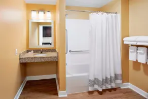 TownePlace Suites by Marriott Harrisburg Hershey - Bathroom