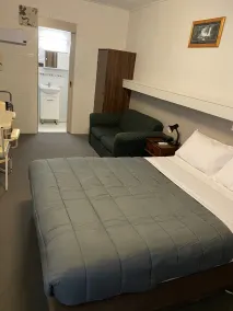 Millers Cottage Motel - Room