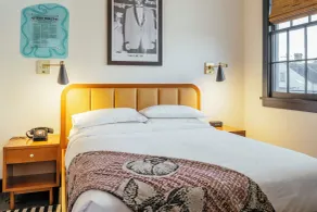 Dew Drop Inn Hotel & Lounge - Room
