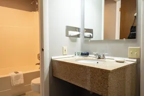 Fireside Inn and Suites Bangor - Salle de bain