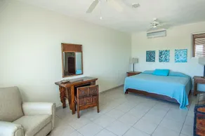 3099 - Cruz Del Mar M202 - Room