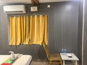 Hotel Vaishnavi - Camera