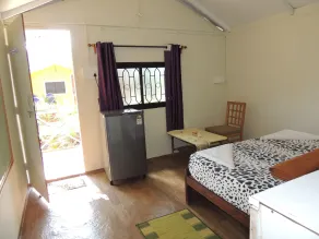 Sea Shades Cottages with Private Jacuzzi - Room