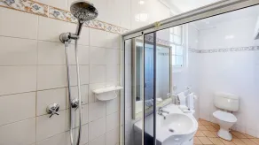Coachman Hotel Motel - Bathroom