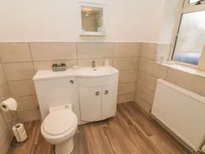 Meadow Cottage - Bathroom