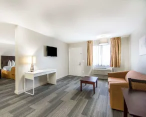 Quality Inn & Suites By the Parks - Room