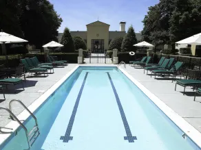 DoubleTree by Hilton Charlotte Airport - Piscina