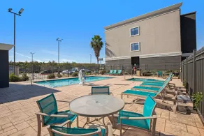 La Quinta Inn & Suites By Wyndham Houston Pasadena North - Piscine