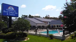 Americas Best Value Inn & Suites Bastrop - Piscina