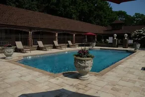 Chalet Inn & Suites - Piscine