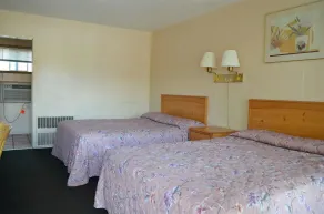 Budget Inn / 2 Doppelbetten, Nichtraucher - Zimmer