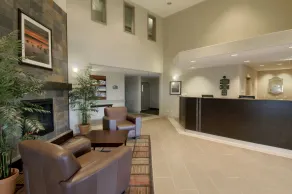 Super 8 by Wyndham Windsor NS - Sitzecke in der Lobby