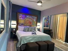 Old Crow Hotel and Suites - Room